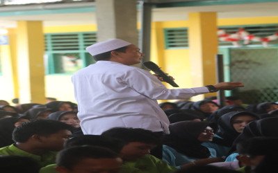 Kegiatan Maulid Nabi Muhammad SAW 1447 H Bersama Ustad Muhammad Uyun, S.Pd.I di SMA Negeri 3 Seluma